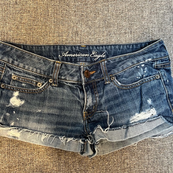 AEO Distressed Denim Shorties - Picture 1 of 3